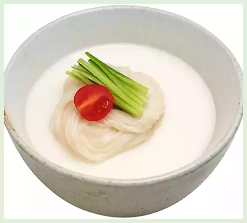 Korean Temple Food in Summer: 5 Seasonal Vegan Recipes 10 5Korean Temple Food_Seasonal Vegan Recipes_Kong-guksu