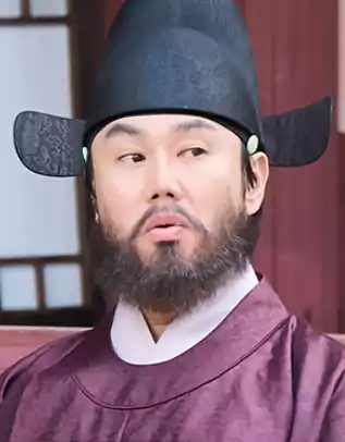 Moon Over River drama cast, plot and characters explained | 이 강에는 달이 흐른다 19 Moon Over River drama cast_plot and characters5_4 Minister of War Hong-ro