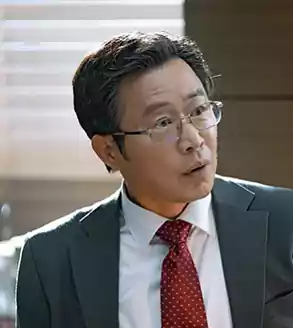 Pro Bono Kdrama Cast Revealed – A Powerful Kdrama About Lawyers Fighting for Justice 12 Pro Bono Kdrama cast_Kdrama about lawyers6_2Shin Jung-seok (played by Lee Moon-sik)