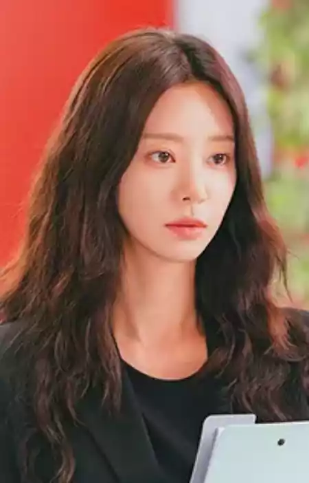 Spring Fever Kdrama cast: Full Cast, Characters & Relationships | tvN, 2026 5 Spring Fever Kdrama cast_Spring Fever Plot2_2Yoon Bom_played by Lee Joo-bin