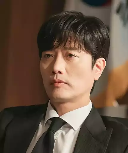 The Judge Returns Cast & Episode Guide: Full Character List (2026) 4 The Judge Returns Cast_episode guide_character2_2Kang Shin-jin_played by Park Hee-soon