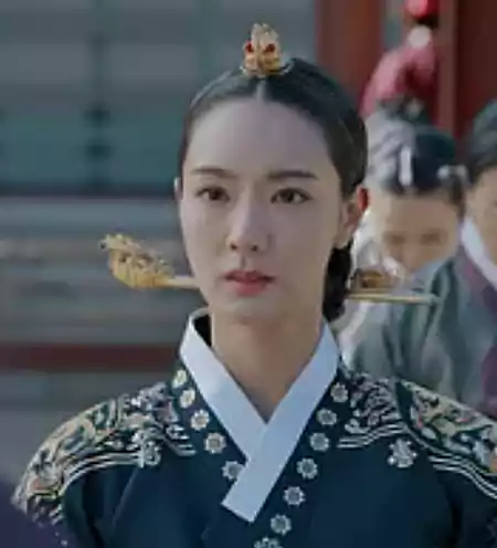 To My Beloved Thief Kdrama cast: Episode Breakdown & What to Watch For (2026) 25 To My Beloved Thief Kdrama cast_Episodes6_2Queen Shin_played by Kim Ji-soo