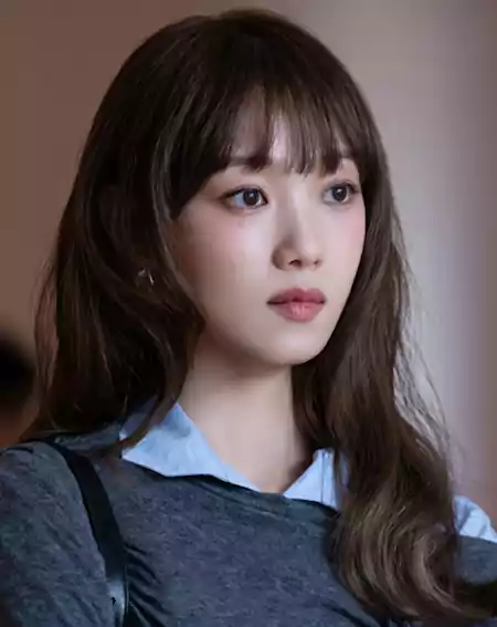 In Your Radiant Season Cast & Characters: Complete K-Drama Guide 2 In Your Radiant Season cast_In Your Radiant Season plot summary2_1_1Song Ha-ran_played by Lee Sung-kyung