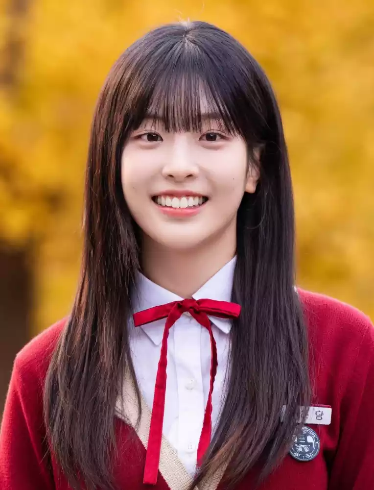 In Your Radiant Season Cast & Characters: Complete K-Drama Guide 6 In Your Radiant Season cast_In Your Radiant Season plot summary2_2_3Song Ha-dam_played by Oh Ye-ju