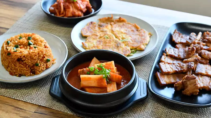 What Is Kimchi? Korea’s Most Famous Fermented Food 7 what is kimchi_korean kimchi6_How to Eat