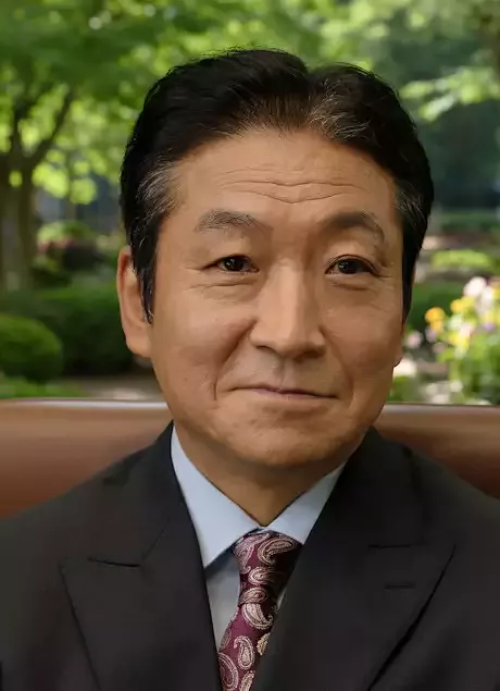 Confused About Phantom Lawyer? Cast, Plot & Full Explanation 13 Phantom Lawyer Cast2_4_1Yang Byung-il_played by Choi Kwang-il