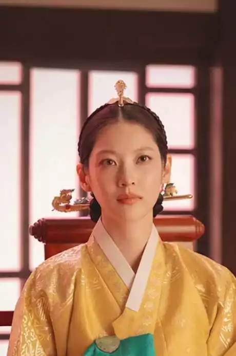 Who is Who in the Perfect Crown Cast: An In-depth Look at '21세기 대군부인' 5 Perfect Crown Cast1_4Yoon Yi-rang_Played by Gong Seung-yeon